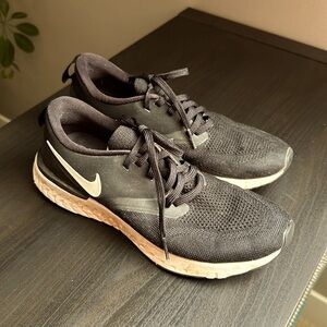 Nike Odyssey Flyknit women’s athletic shoes